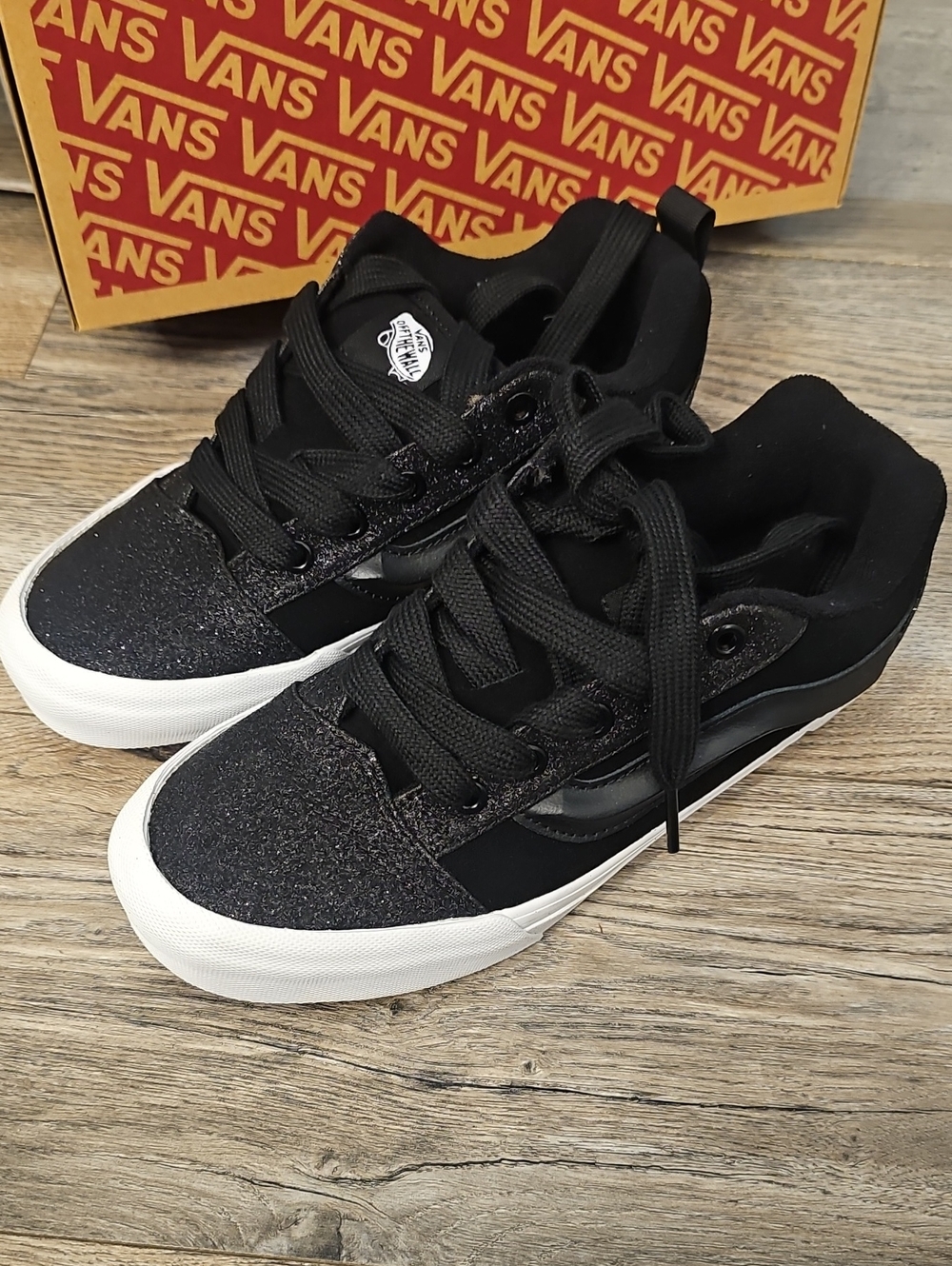 Vans Kids Black Low-Top Glitter Accent Sneakers